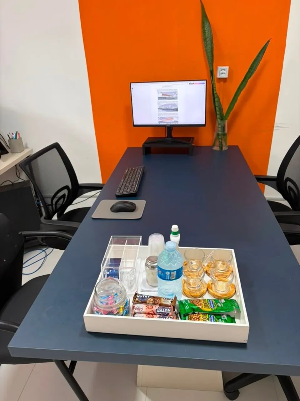 VENDO MESA SALA/ESCRITÓRIO - Foto 4