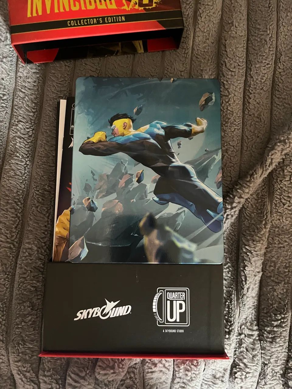 Edição de Colecionador INVINCIBLE  - Foto 3