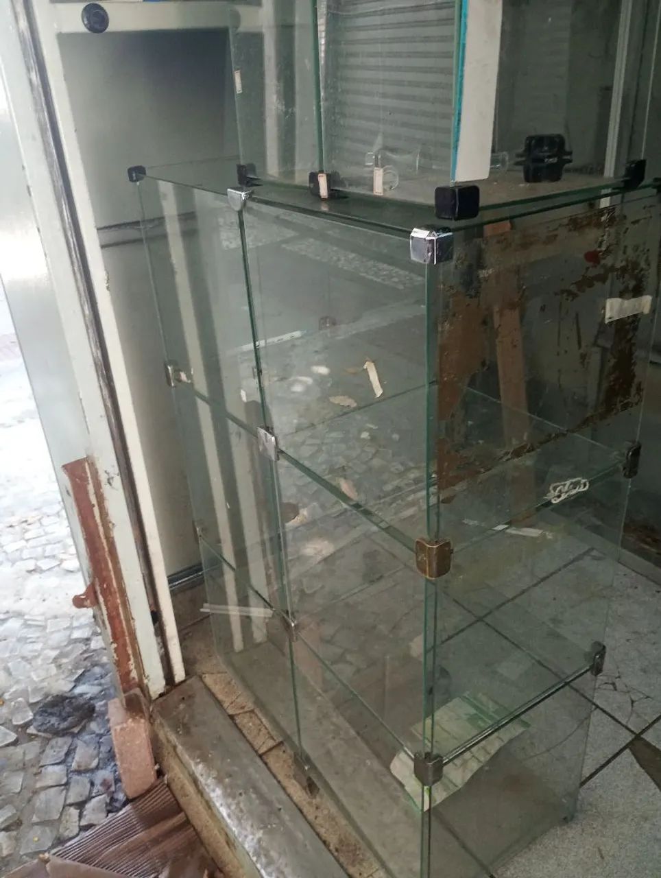 VITRINES 