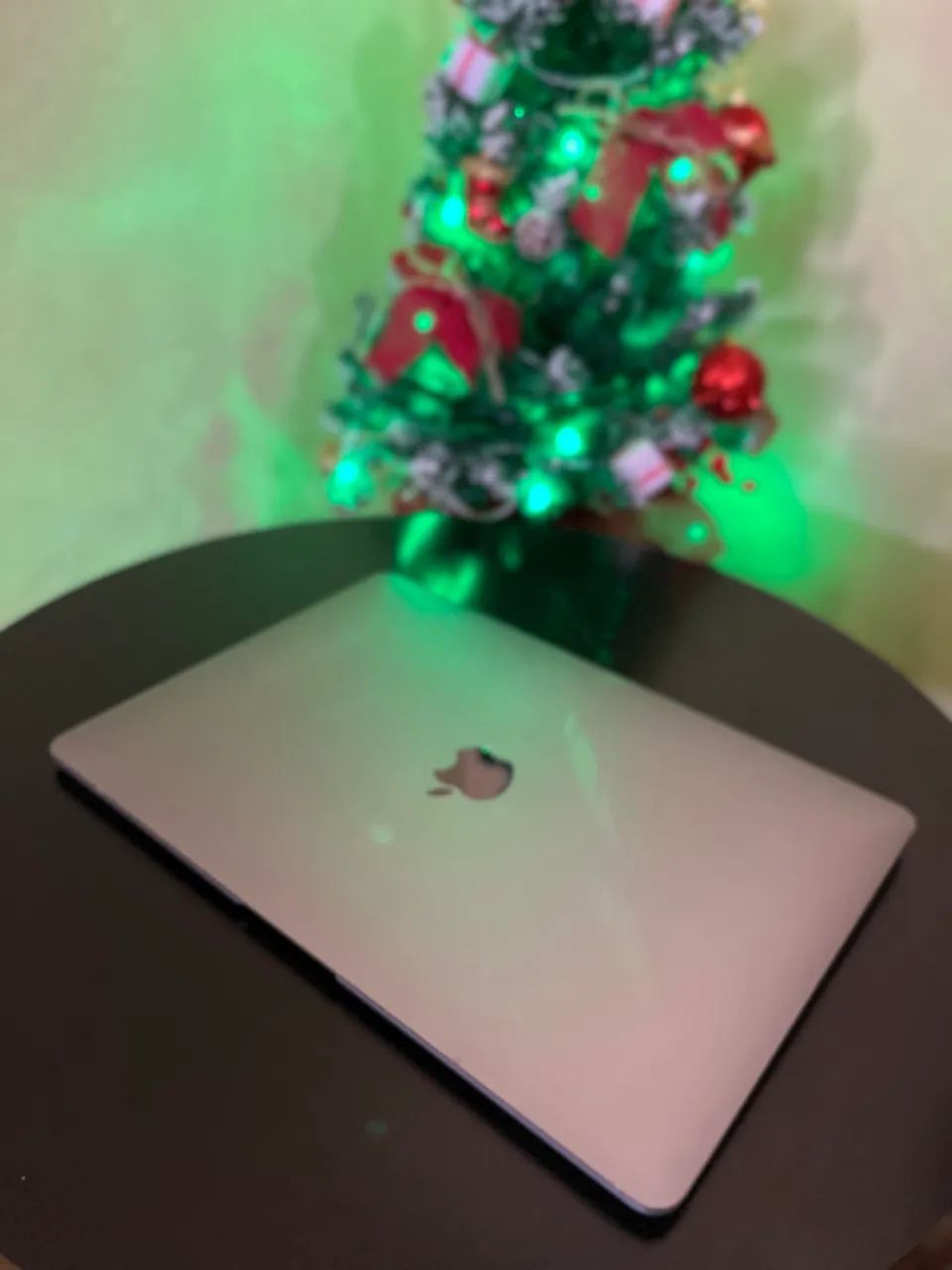 MacBook Air 13? Retina 2018 - i5 / 8GB / 128GB - Leia descrição