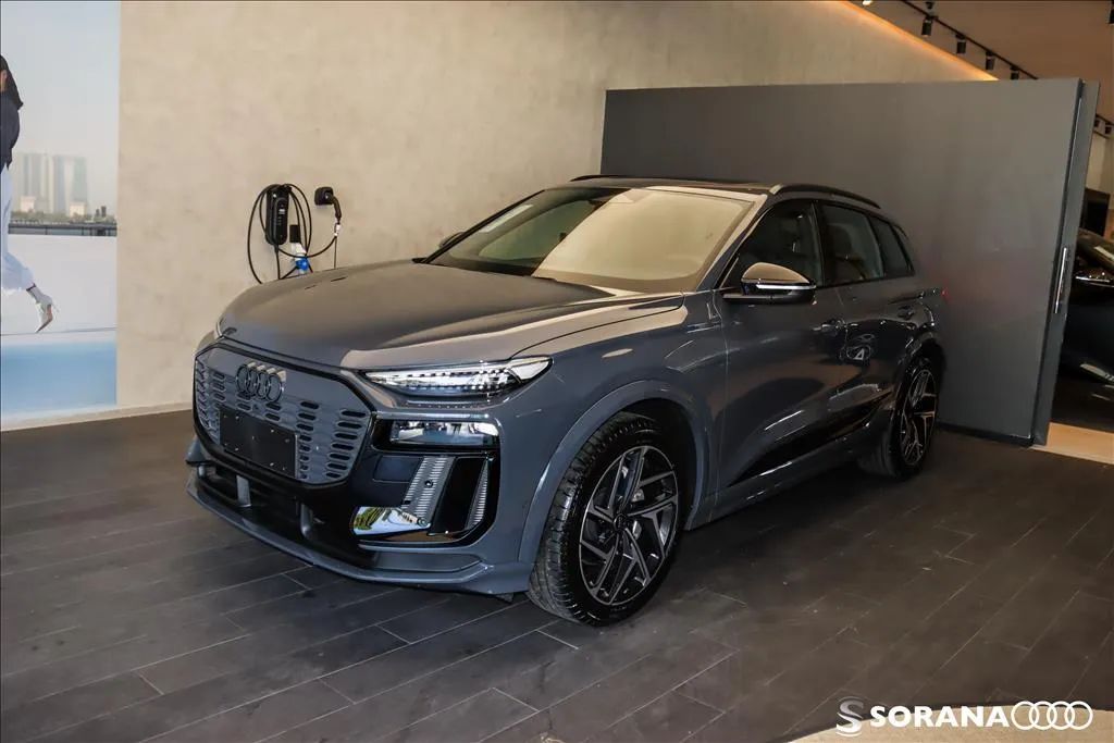 Audi E-Tron Performa. Black Aut. (elétrico) 2025 - Foto 2