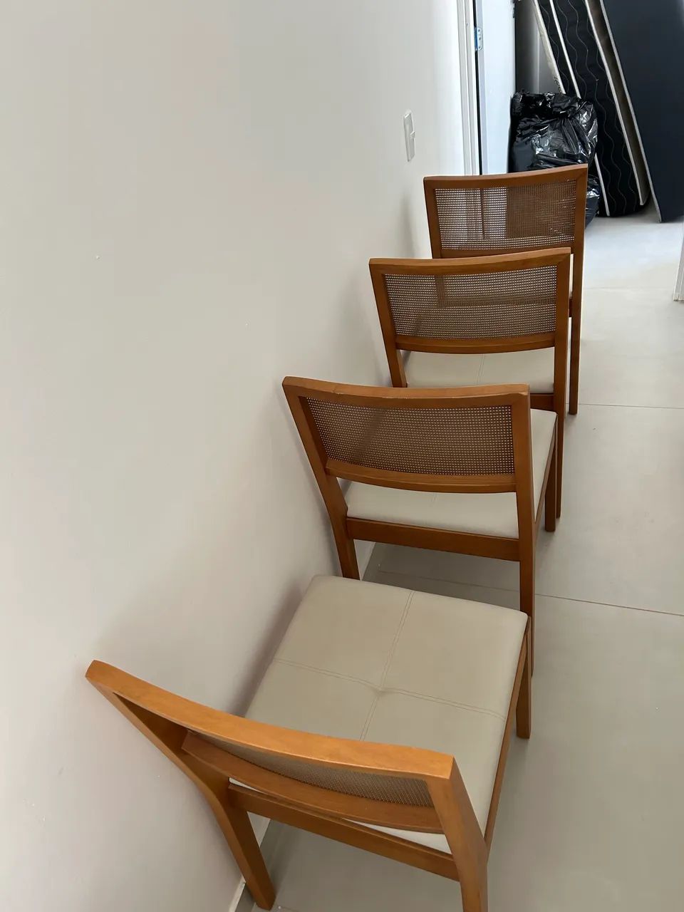 Vendo mesa e cadeiras  - Foto 3