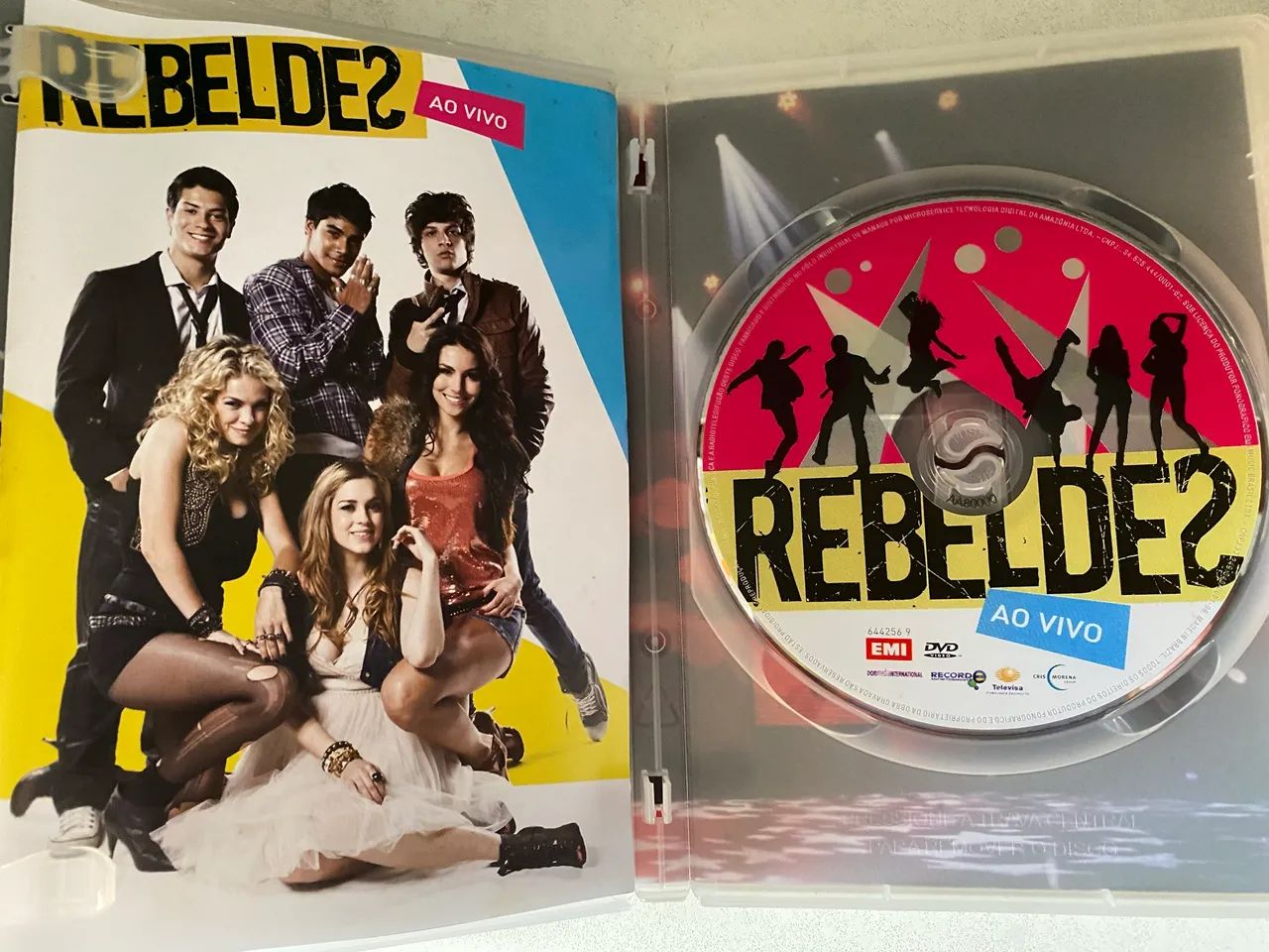 Rebeldes Ao vivo - Foto 3