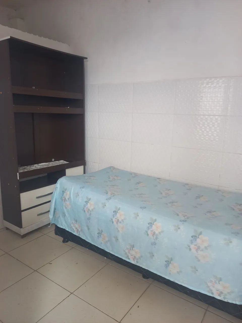 Aluga-se quarto com banheiro  - Foto 2