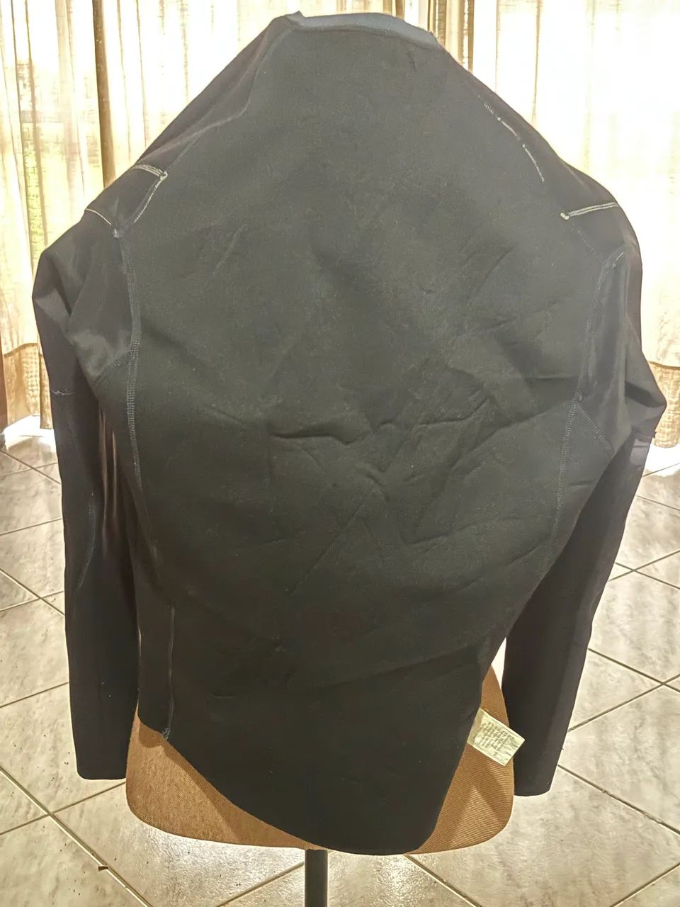 Roupa de borracha Quiksilver preta  - Foto 4