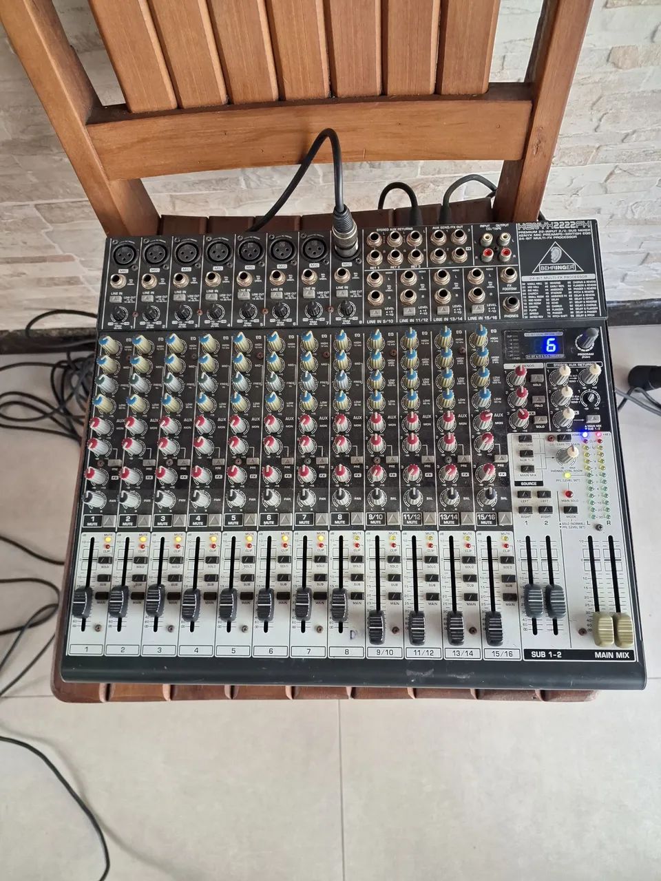 Mesa de som Behringer Xenix 2222 FX - Foto 2