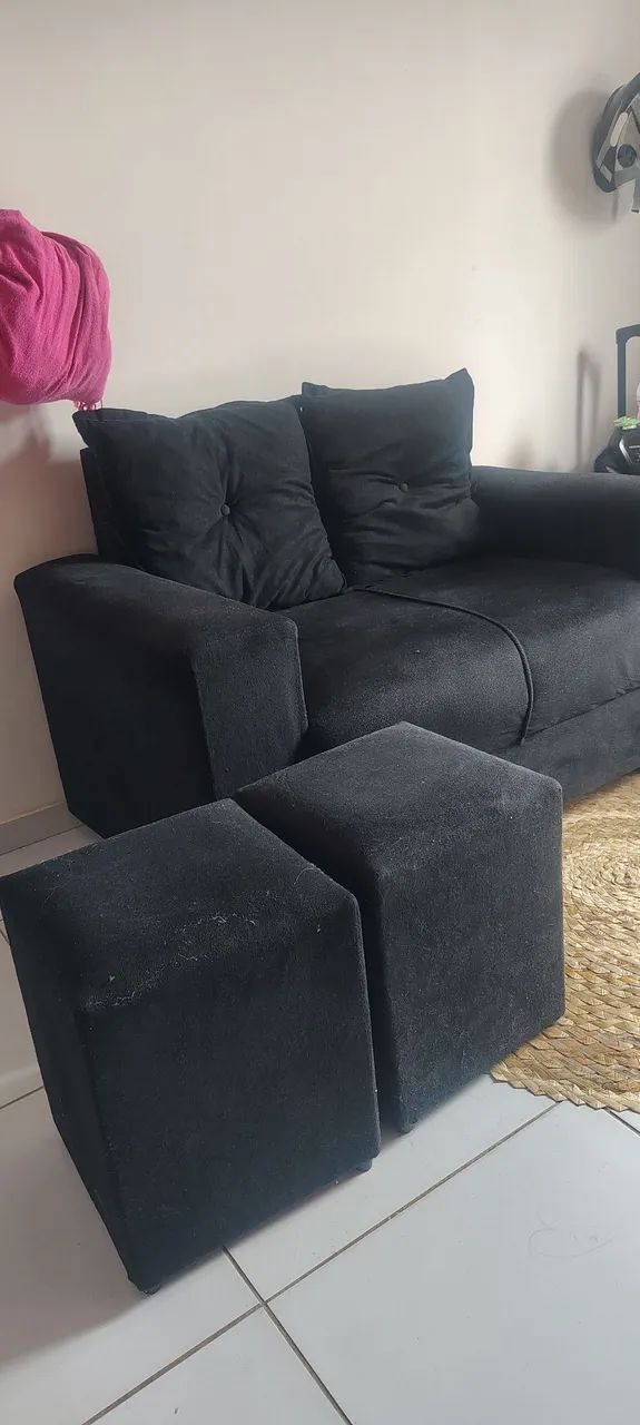 Sofá 2 lugares com puff