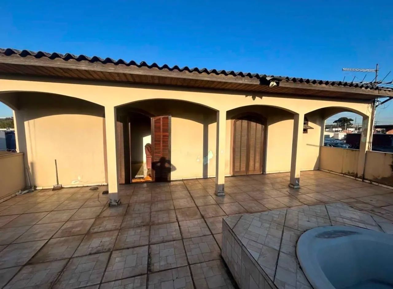 Vendo por 360 Mil  Está alugada já por 1 ano mas continua a venda  - Foto 2