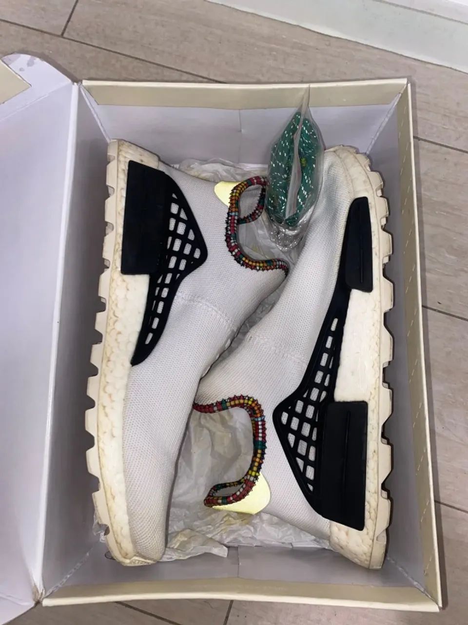 tênis adidas nmd hu pharrell branco 42 - Foto 3