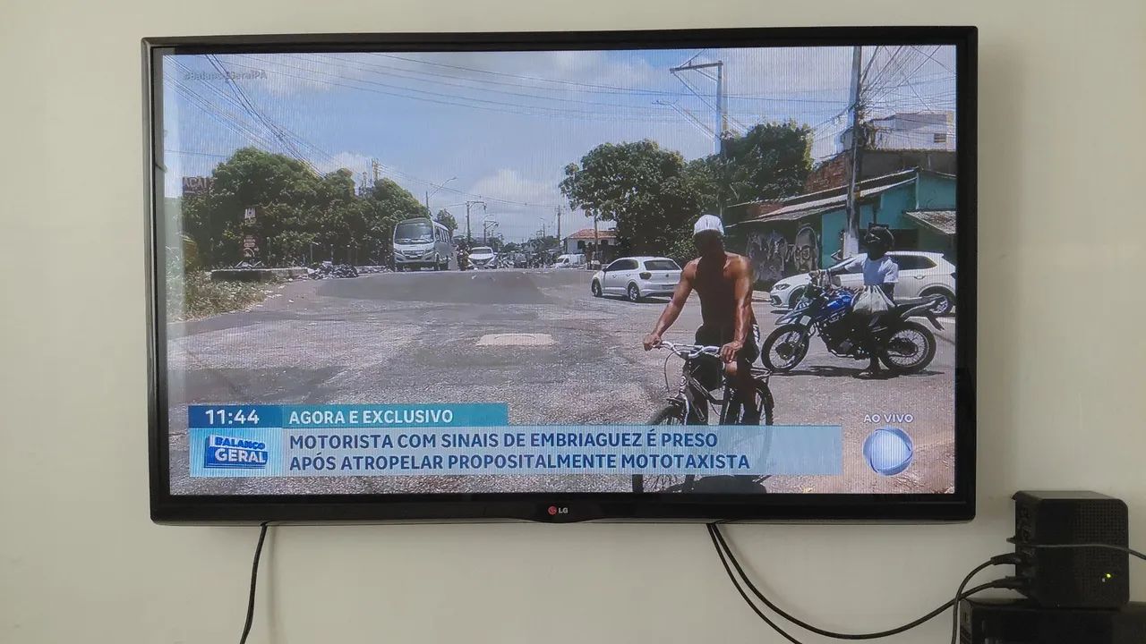 Tv 50 polegadas funcionando/ Não smart .