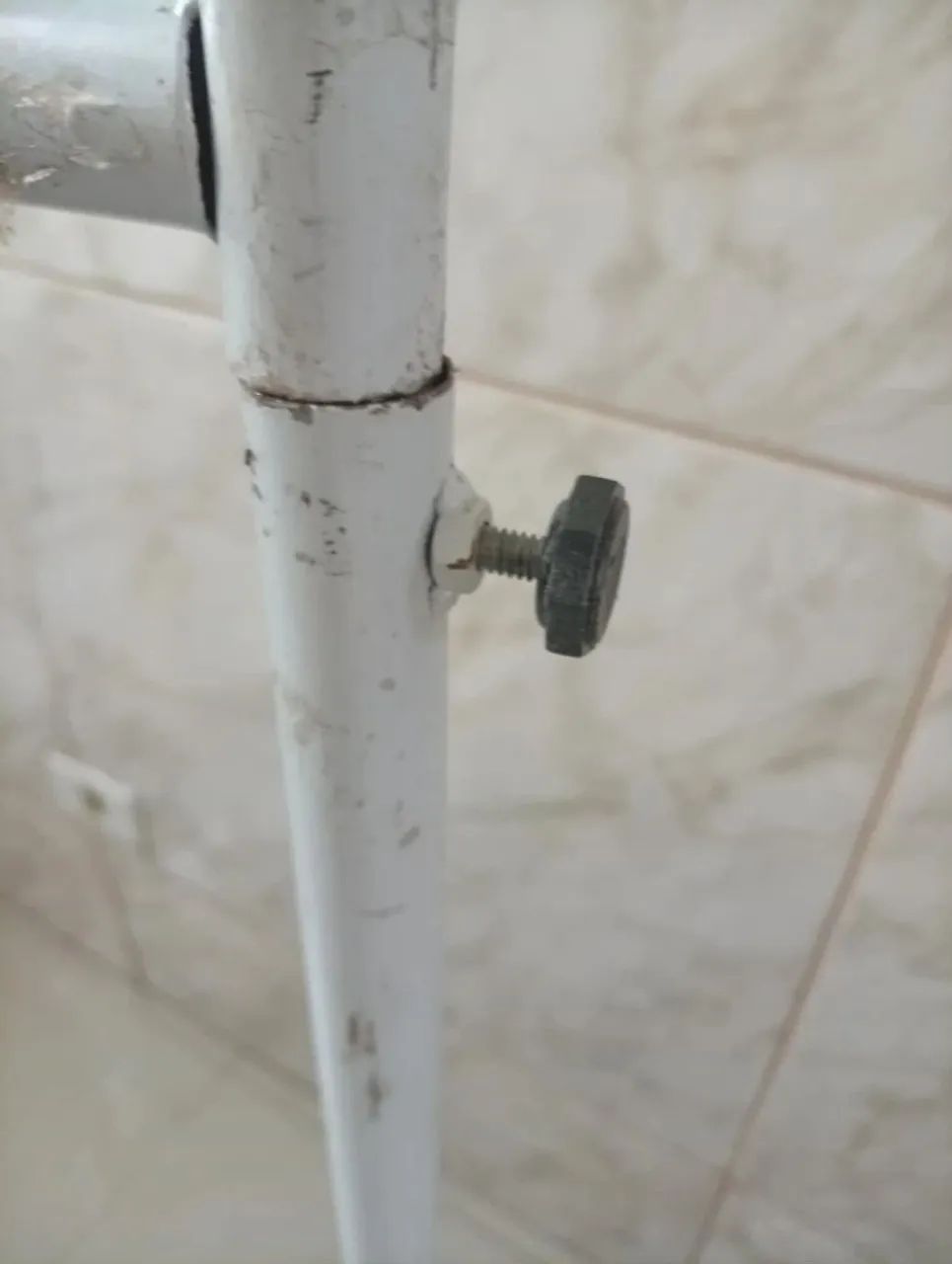 Cabideiro / arara de roupas grande - Foto 2