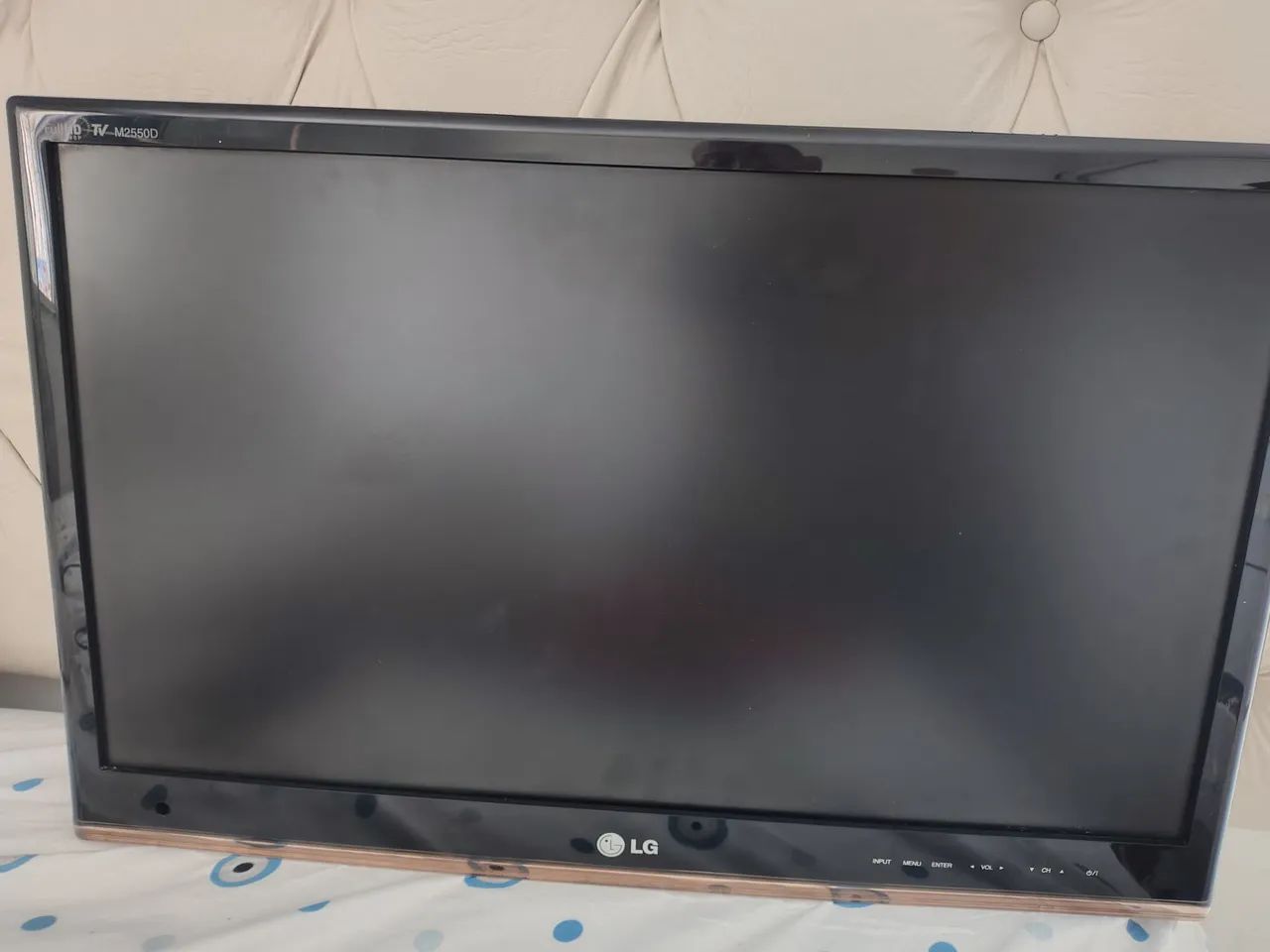 TV LG M2550D 32B POLEGADAS (RETIRAR PEÇAS)