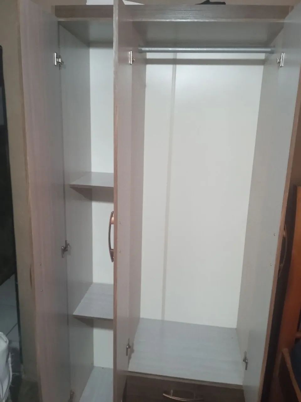 VENDO GUARDA ROUPA DE SOLTEIRO  - Foto 2