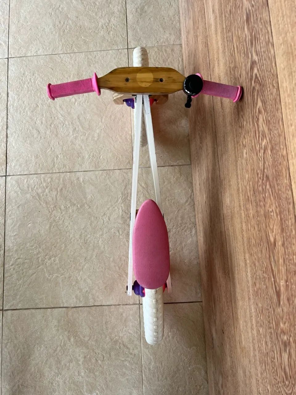 Bicicleta de equilíbrio infantil - madeira  - Foto 4