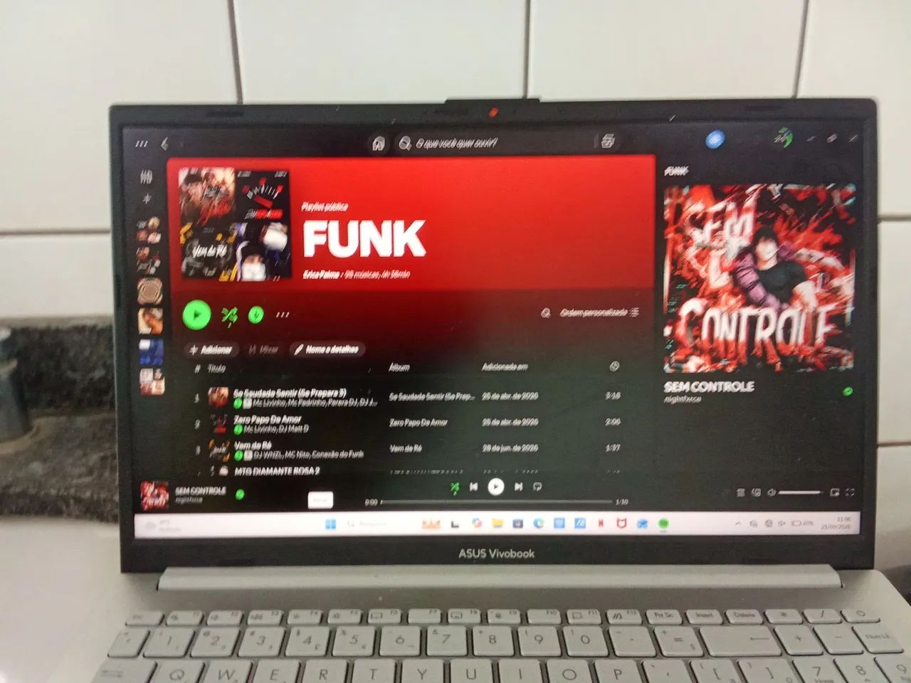 ASUS VIVOBOOK 15  - Foto 4