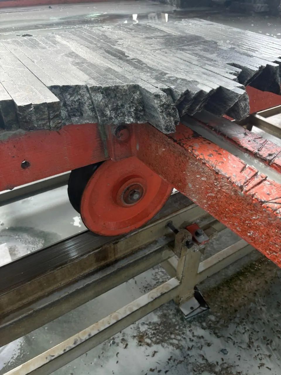 serra mono bloco  para pedra sabão granito e marmore muito bruta de ferro fundido - Foto 3