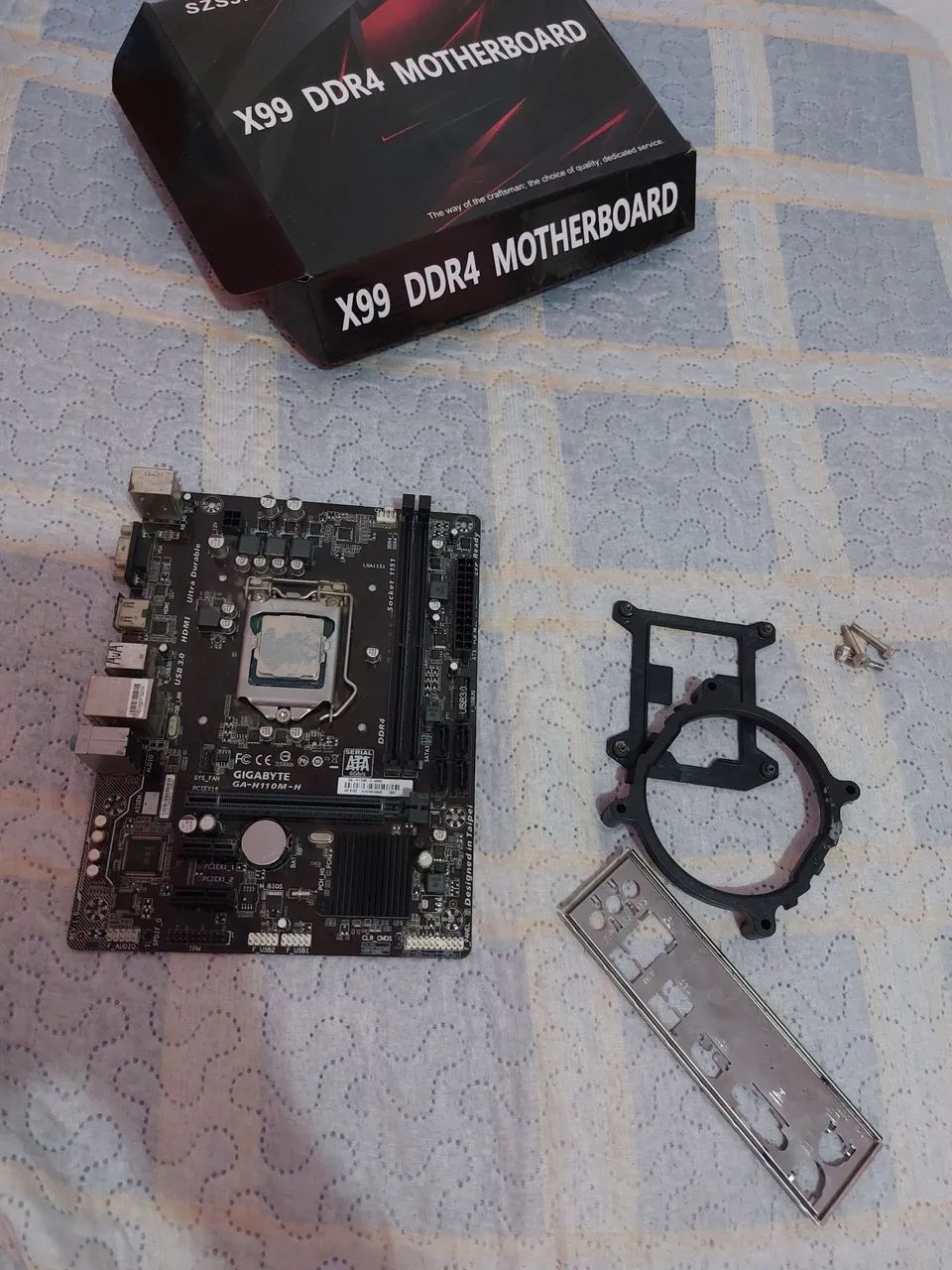 Placa mãe GA-H110M e Processador Intel Pentium G4560 