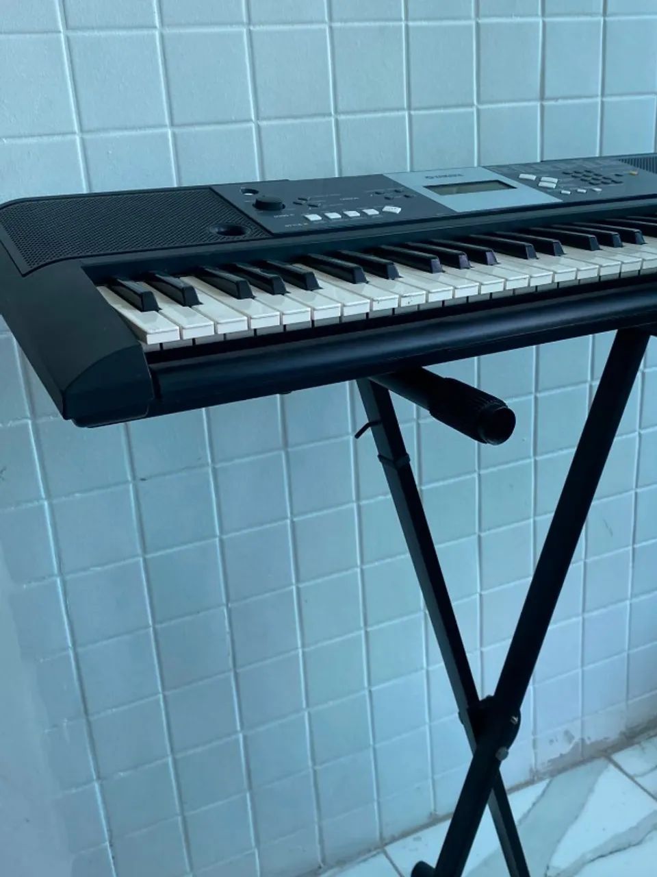 Teclado Yamaha YPT-230