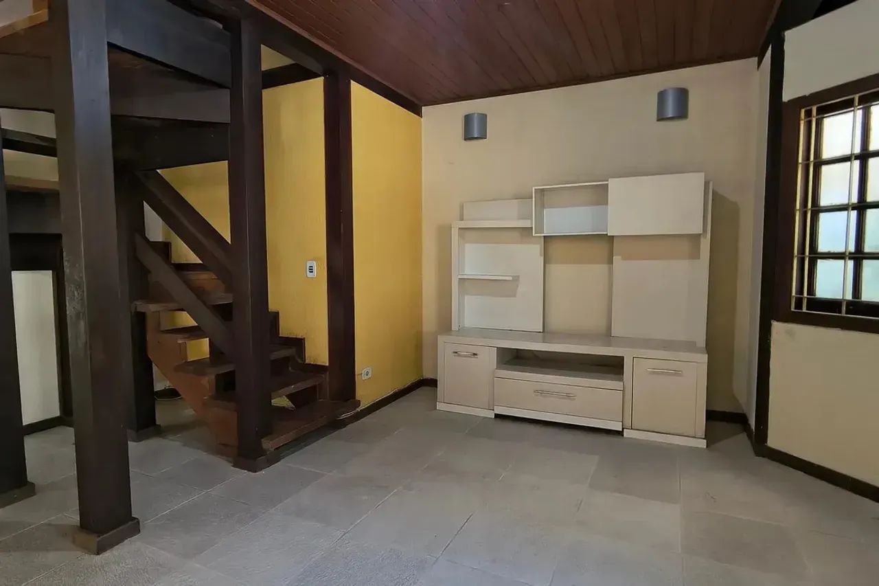 Casa Duplex 160m2 compaoto com 5 quartos - Nova veneza - Vargem pequena - Foto 2