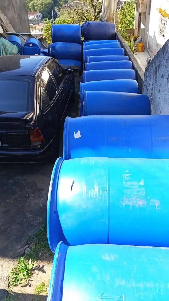 Barril bombona de 200L 100,00 a unidade - Foto 3