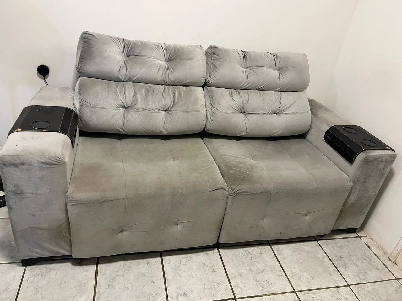 Sofá 2 lugares com porta copos 2M - Foto 3