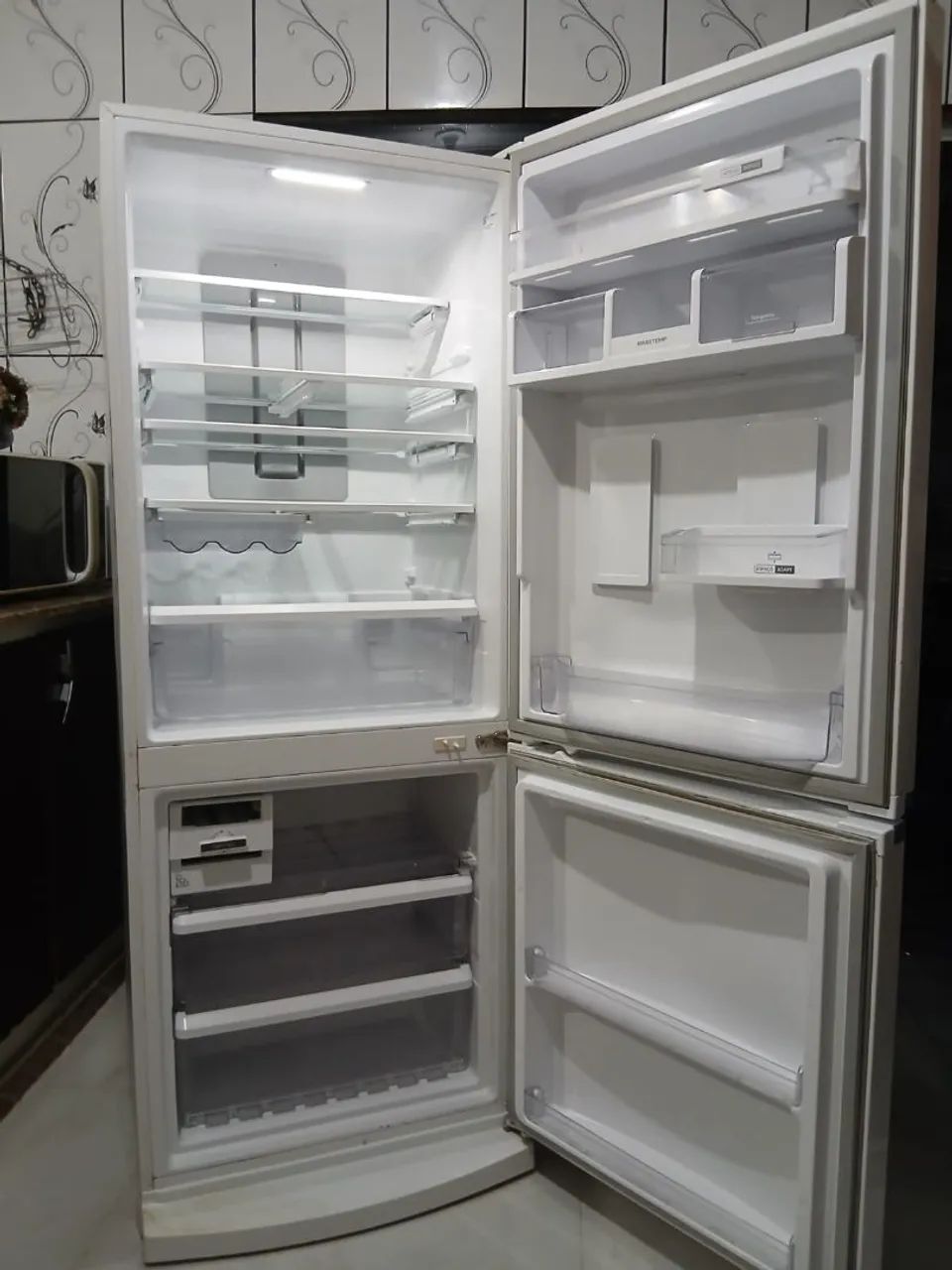 Geladeira semi nova tv Samsung 50 polegadas na caixa  - Foto 2