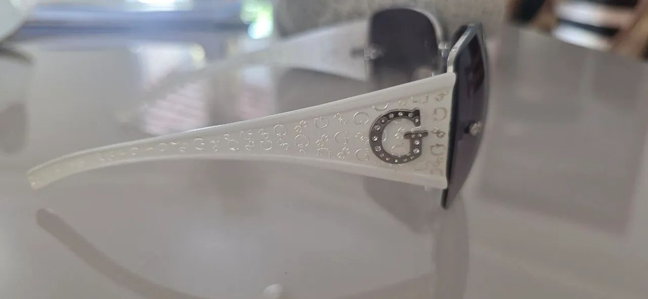 Óculos de Sol Guess Vintage Y2K Shield Branco com Strass