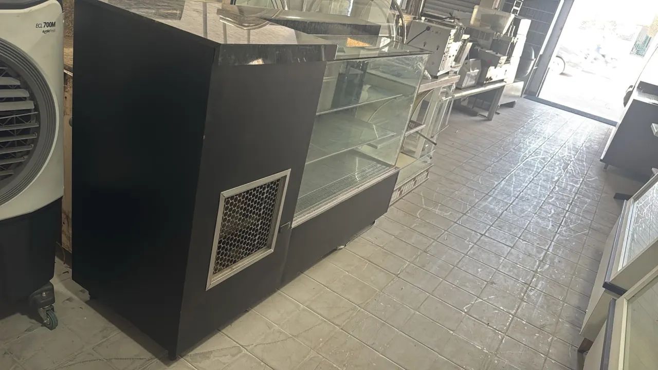 Vitrine refrigerada 1,50mt 220v - Foto 2