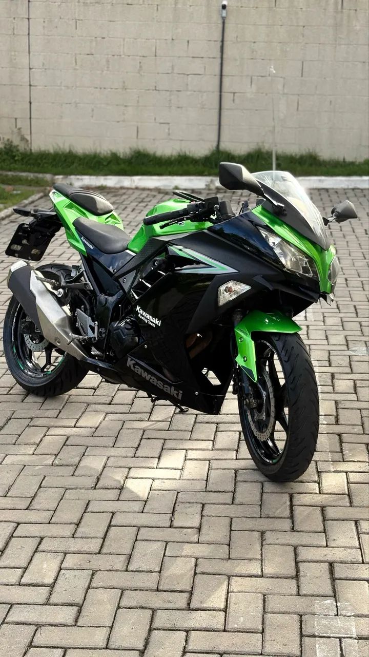 Kawasaki 300cc 2023 - Impecável!