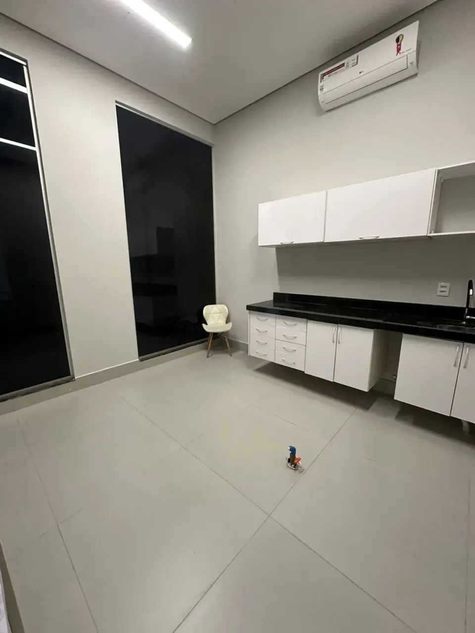 ALUGO 2 SALAS COMERCIAIS  NA CLÍNICA ODONTO MASTER, NA GALERIA DO EDIFÍCIO VITÓRIA RÉGIA - Foto 5