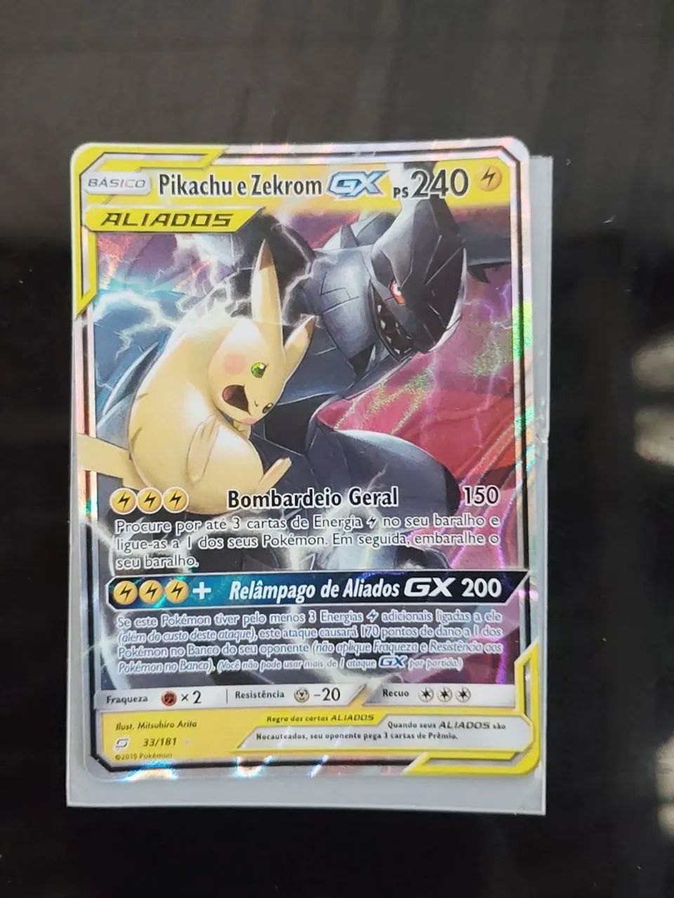 Pikachu e Zekrom GX