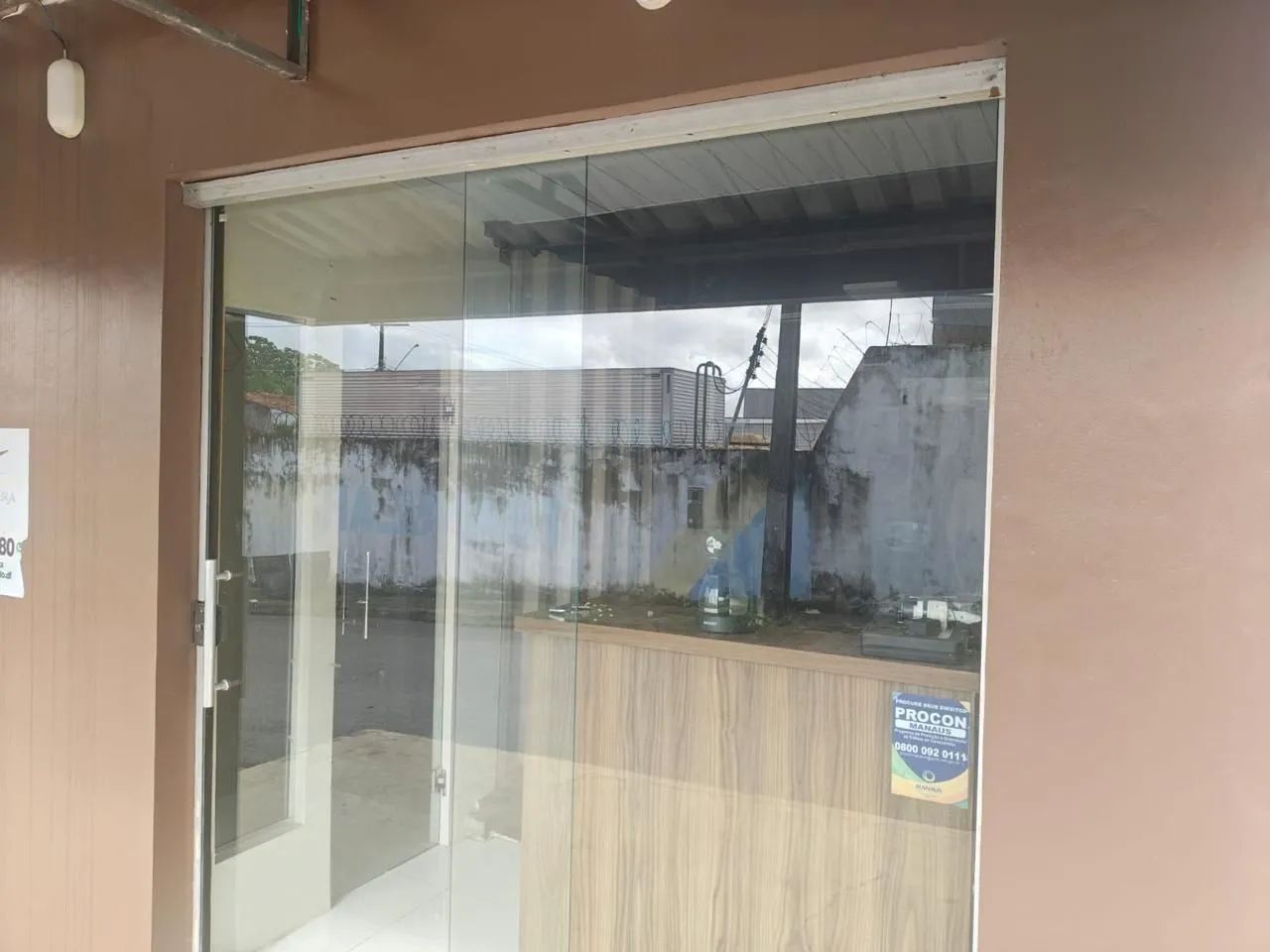 Ponto comercial contêiner conjugado 