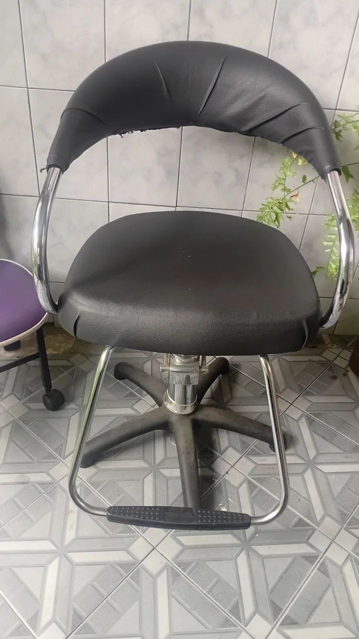 Cadeura barbeiro ou cabeleireira  - Foto 2
