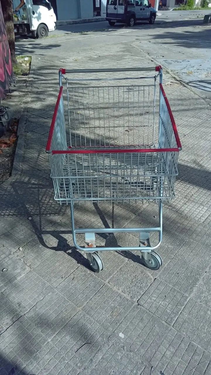 Vendo 2 carrinhos de supermercado  - Foto 3