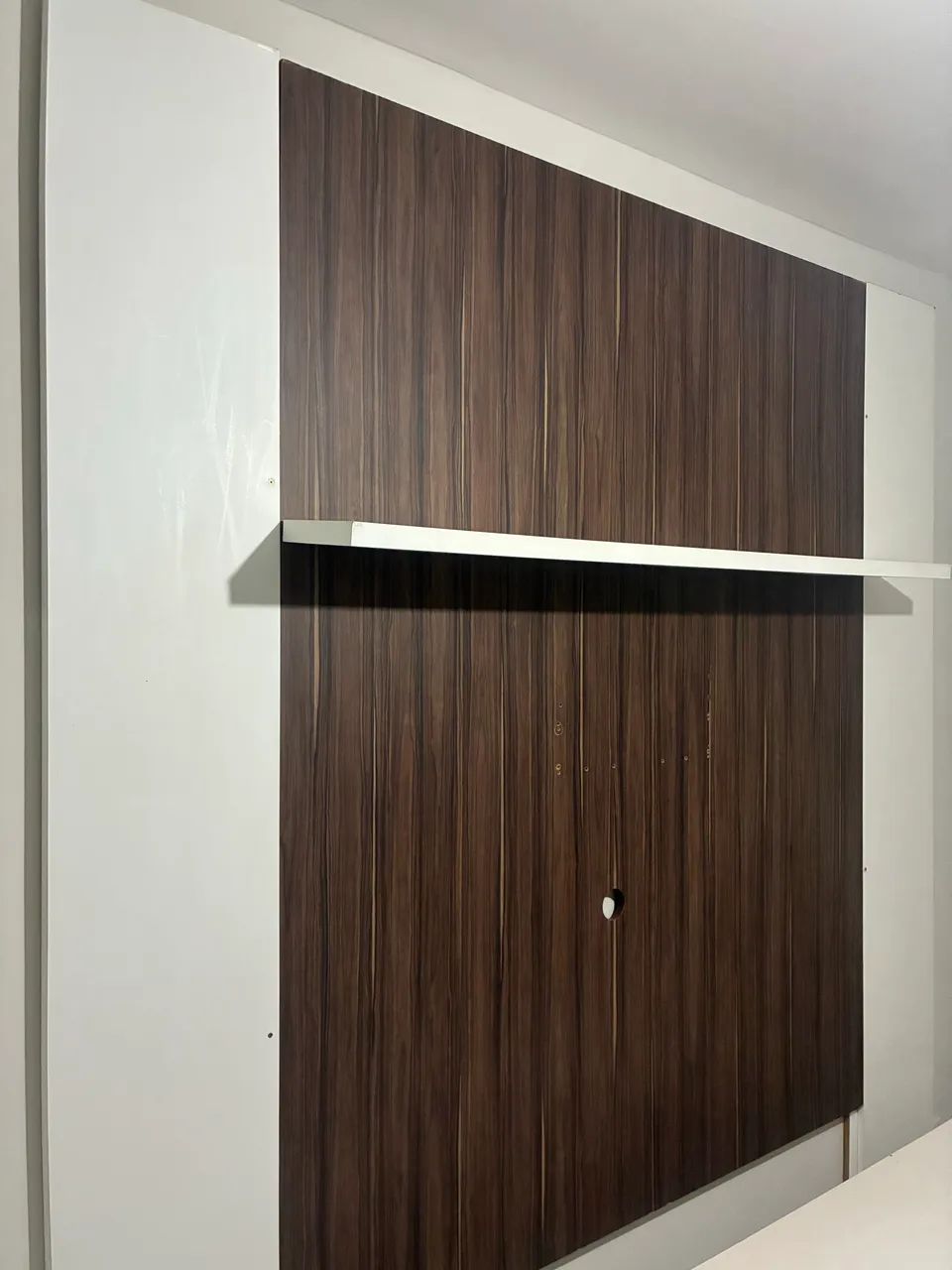 Rack com rodinhas + painel totalmente em MDF