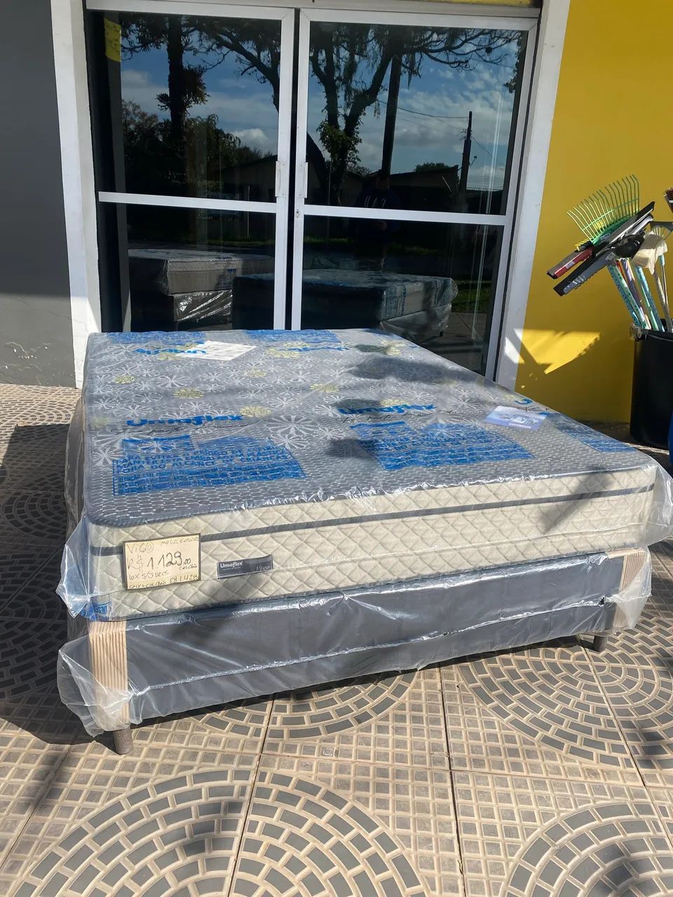 Cama Box com colchão de mola ensacada 