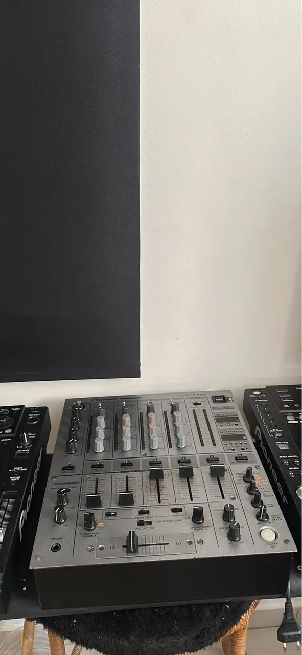 mixer djm 600