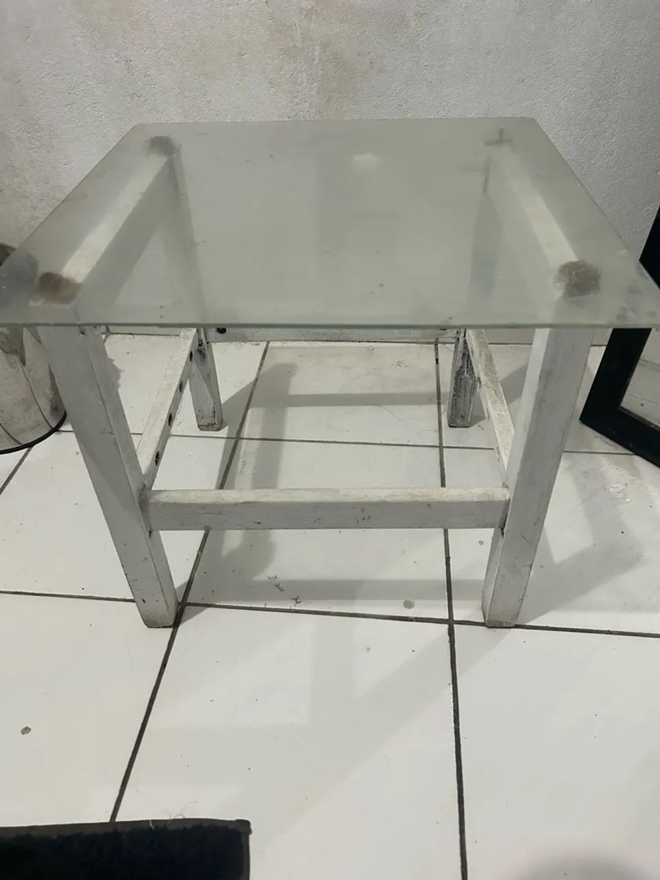 Mesa pequena de cabeceira  - Foto 2