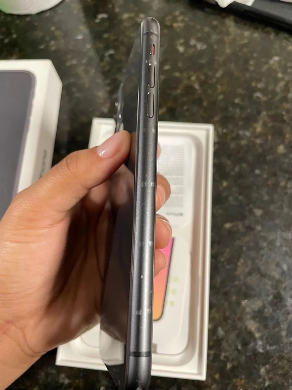 IPHONE 11 PRETO DE 64gb - Foto 2