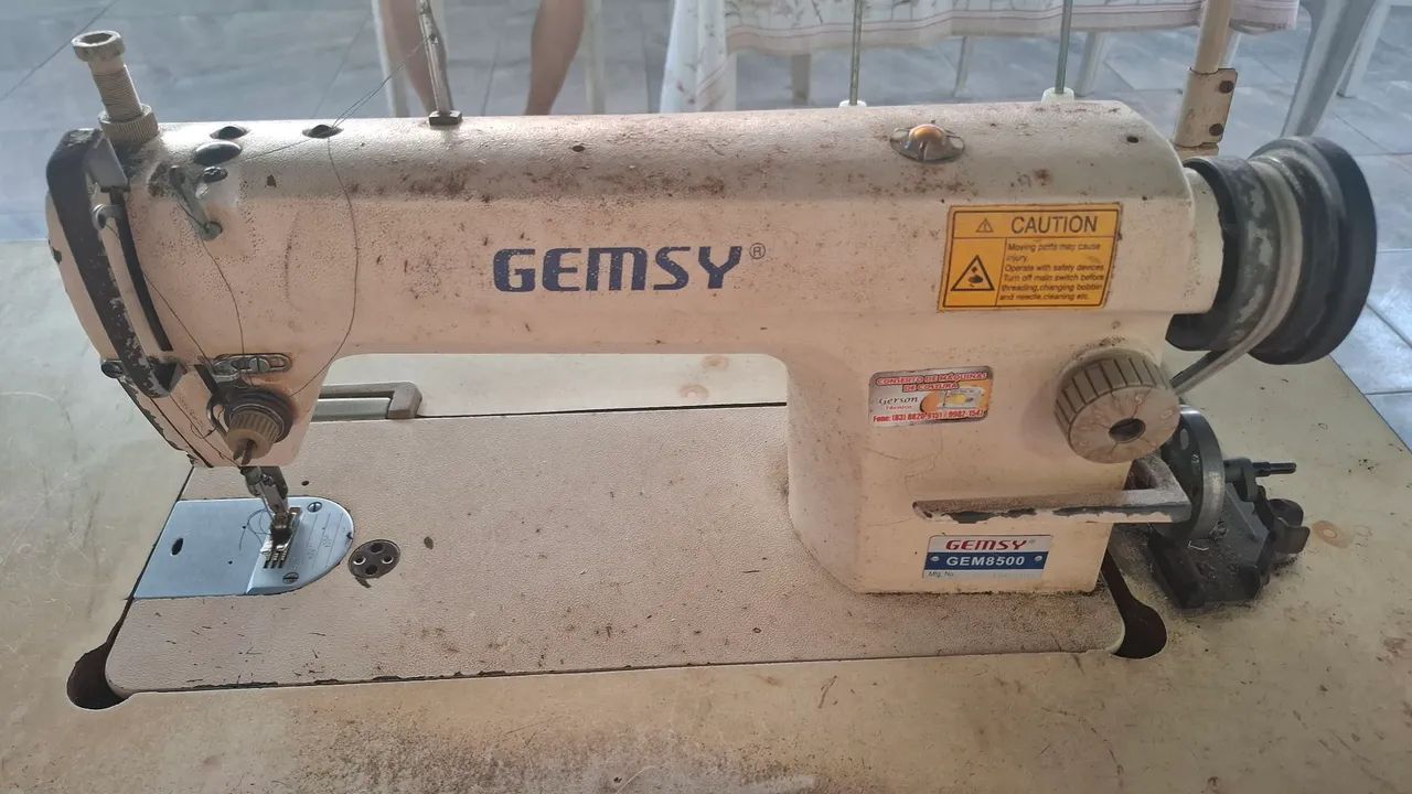 Máquina de Costura Reta Industrial 