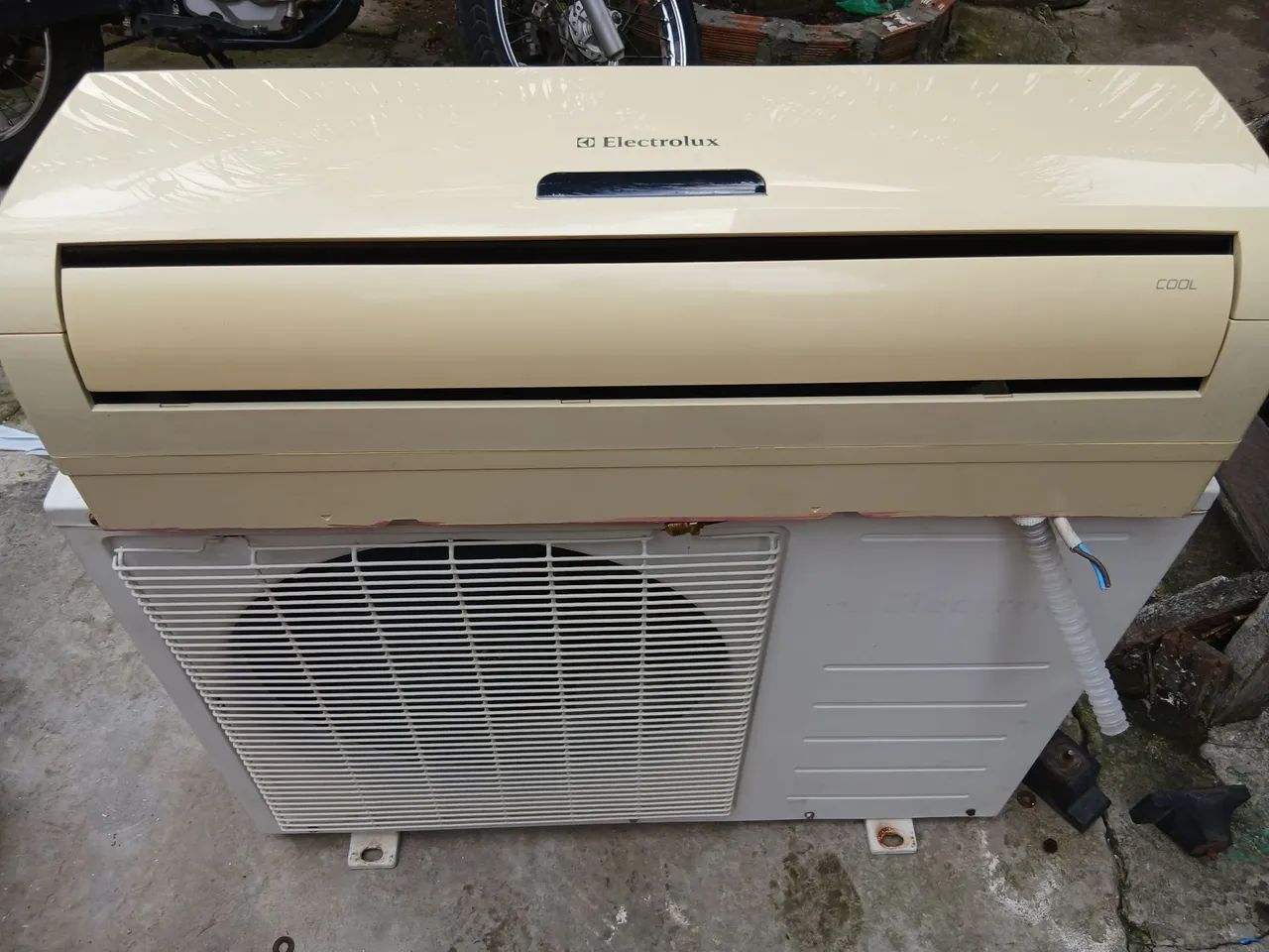 AR CONDICIONADO SPLIT 9 BTUS 