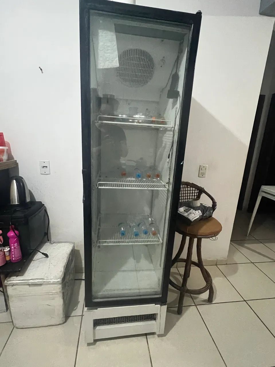 Vendo expositor 1500 funcionando tudo perfeitamente 