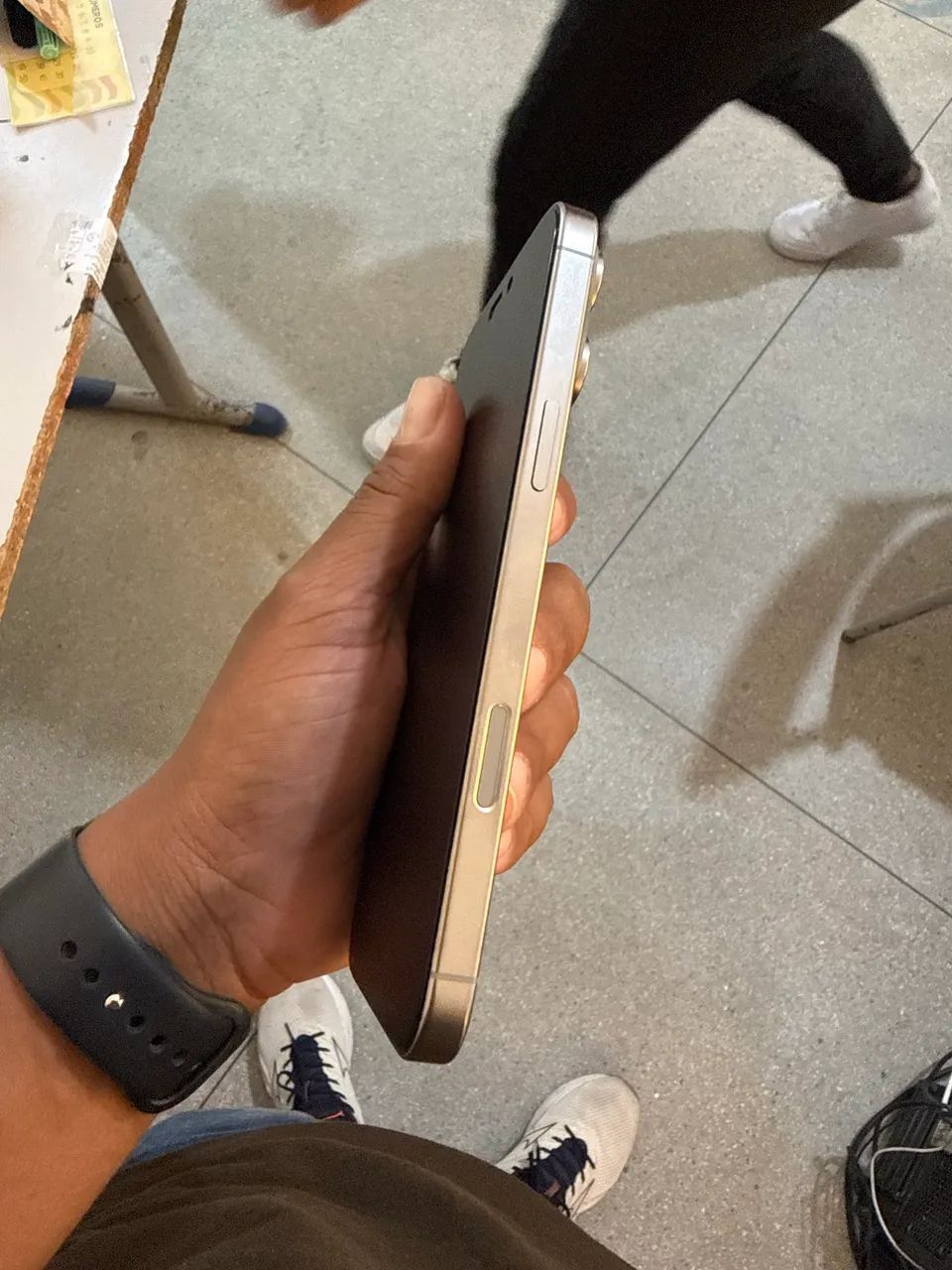iPhone 16 Pro Max - Foto 3