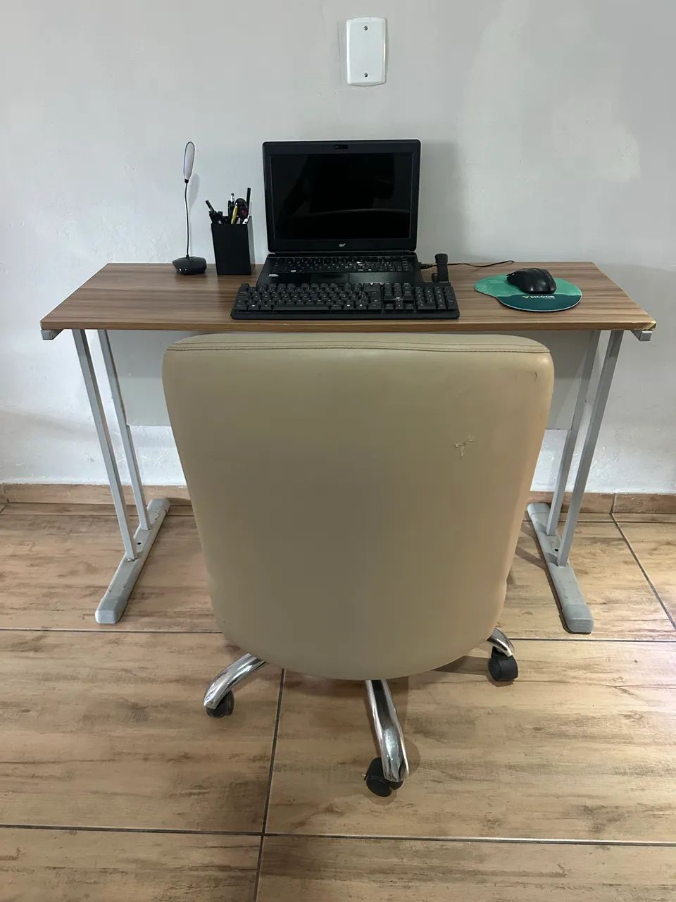 Mesa e cadeira  de Escritorio441992853209098242