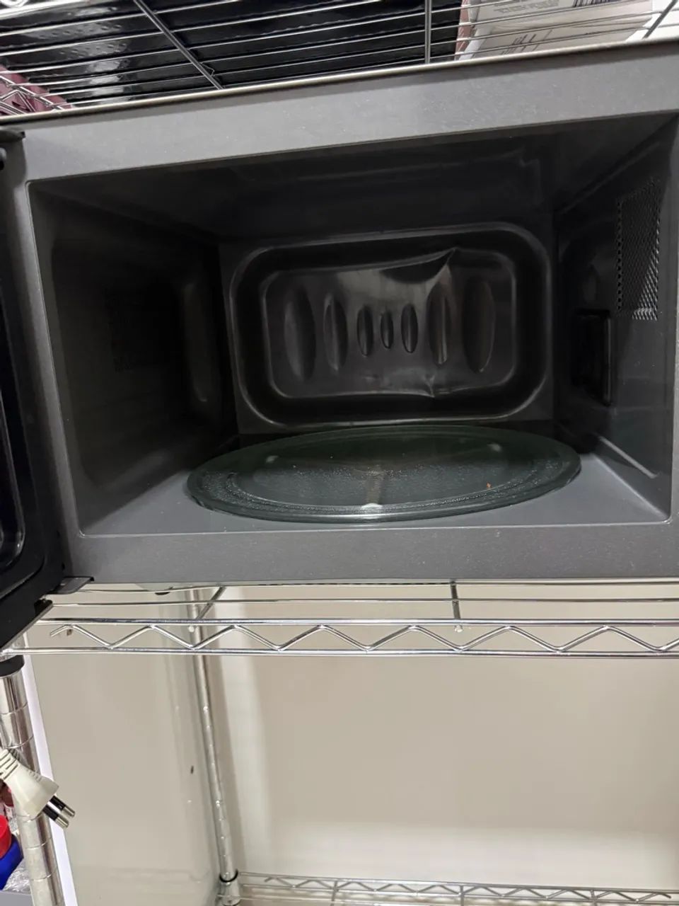 Microondas LG 30 Litros - Foto 2