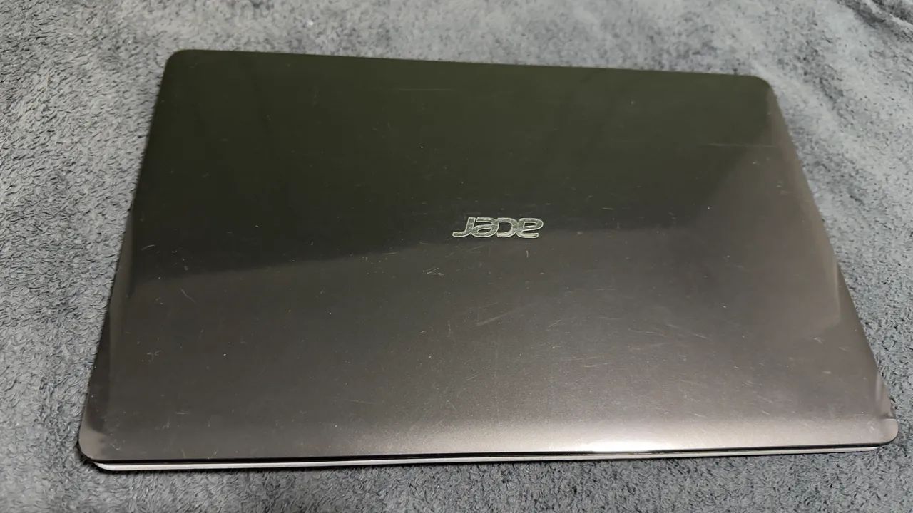 Notebook Acer Aspire E1-571