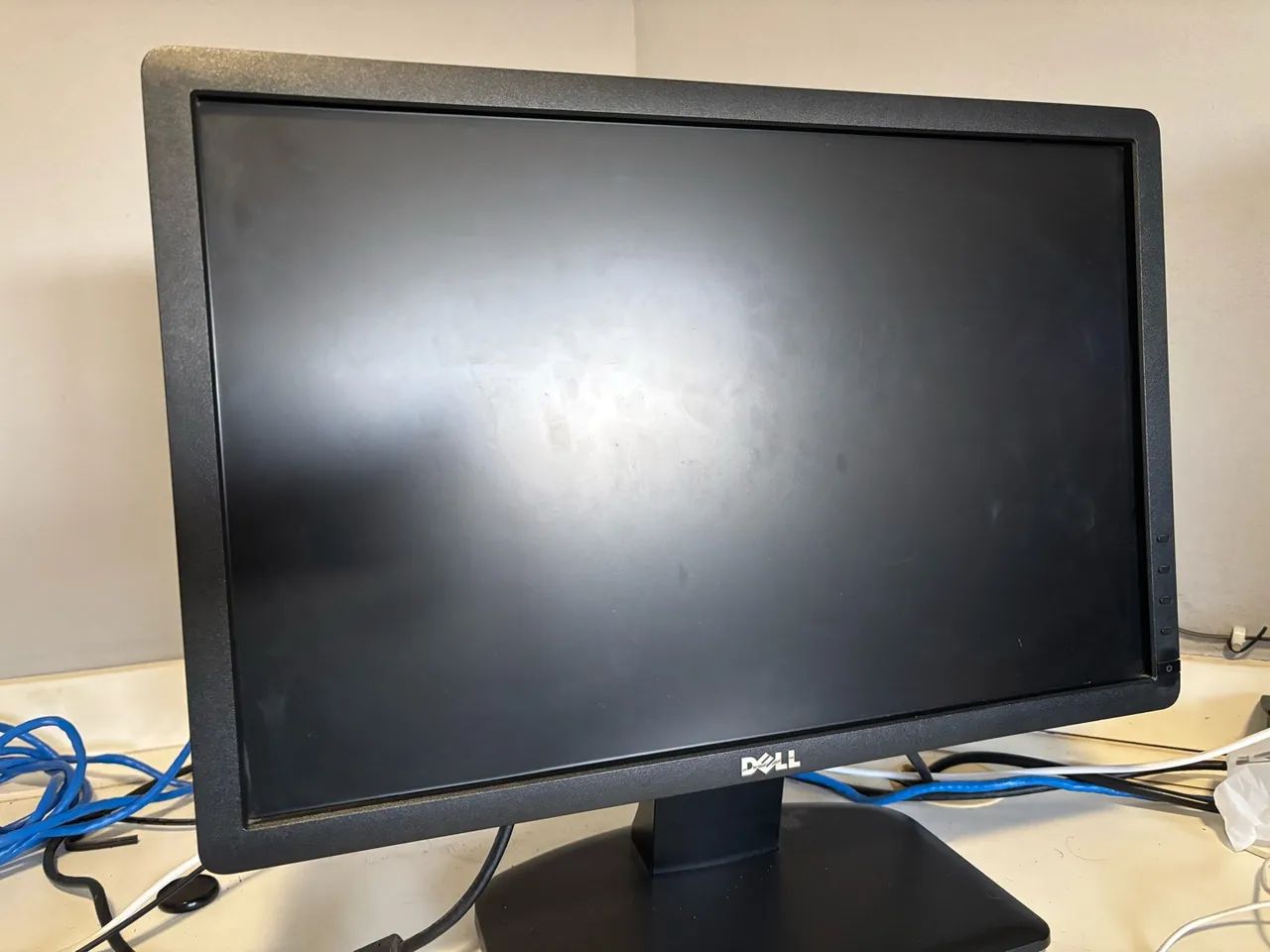 monitor Dell 21 polegadas 60hz full hd sem nenhuma marca de uso  vem com cabo va - Foto 2