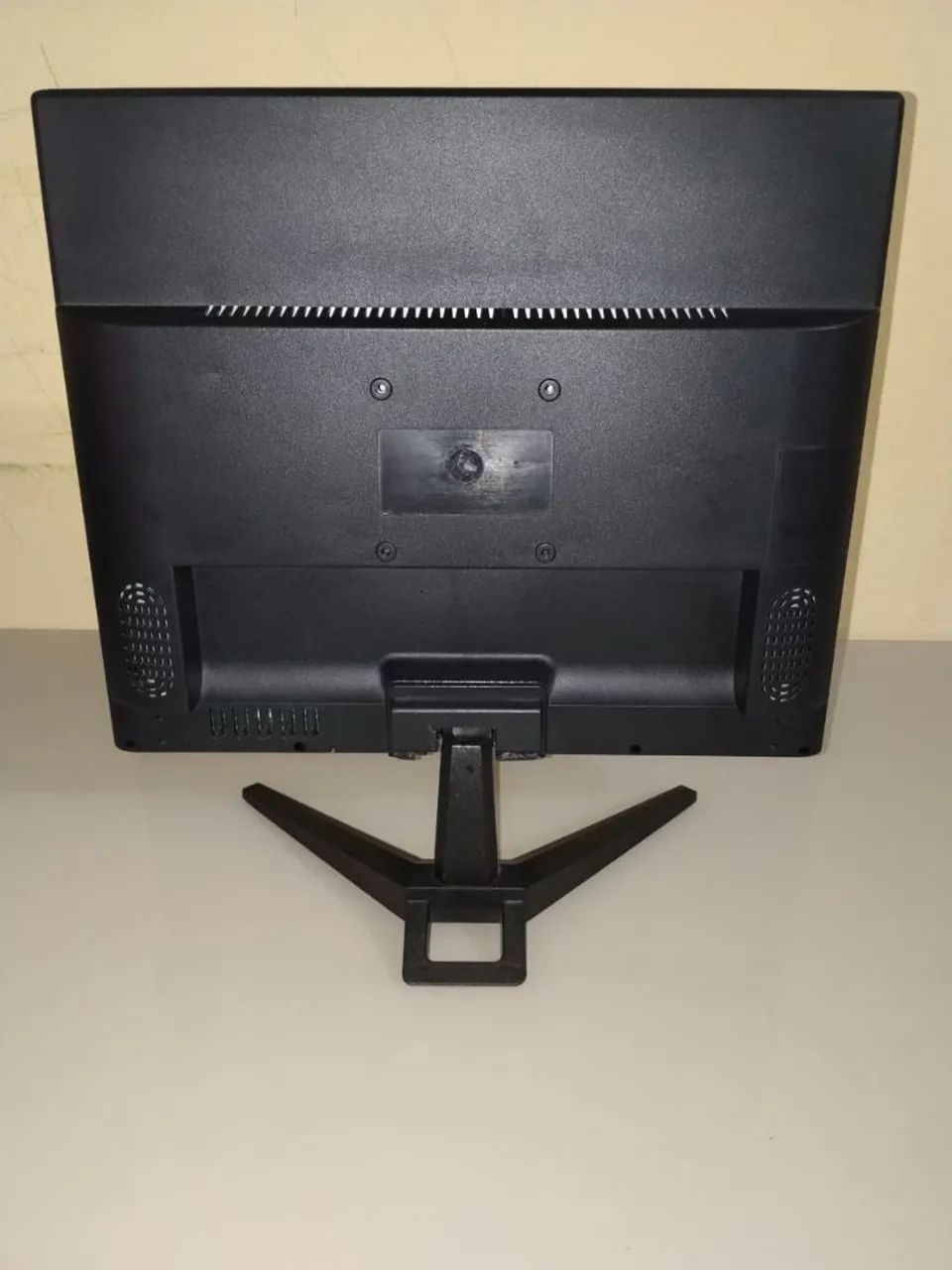 Vendo um monitor de 17 polegadas 75ahz tipo Led. FMAXX - Foto 2