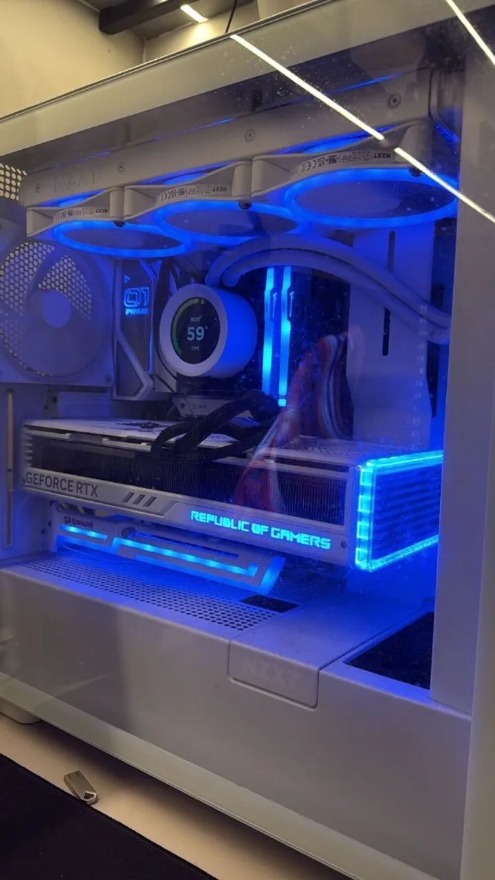 PC Gamer High-End Ryzen 7 7800X3D + RTX 4080 Super
