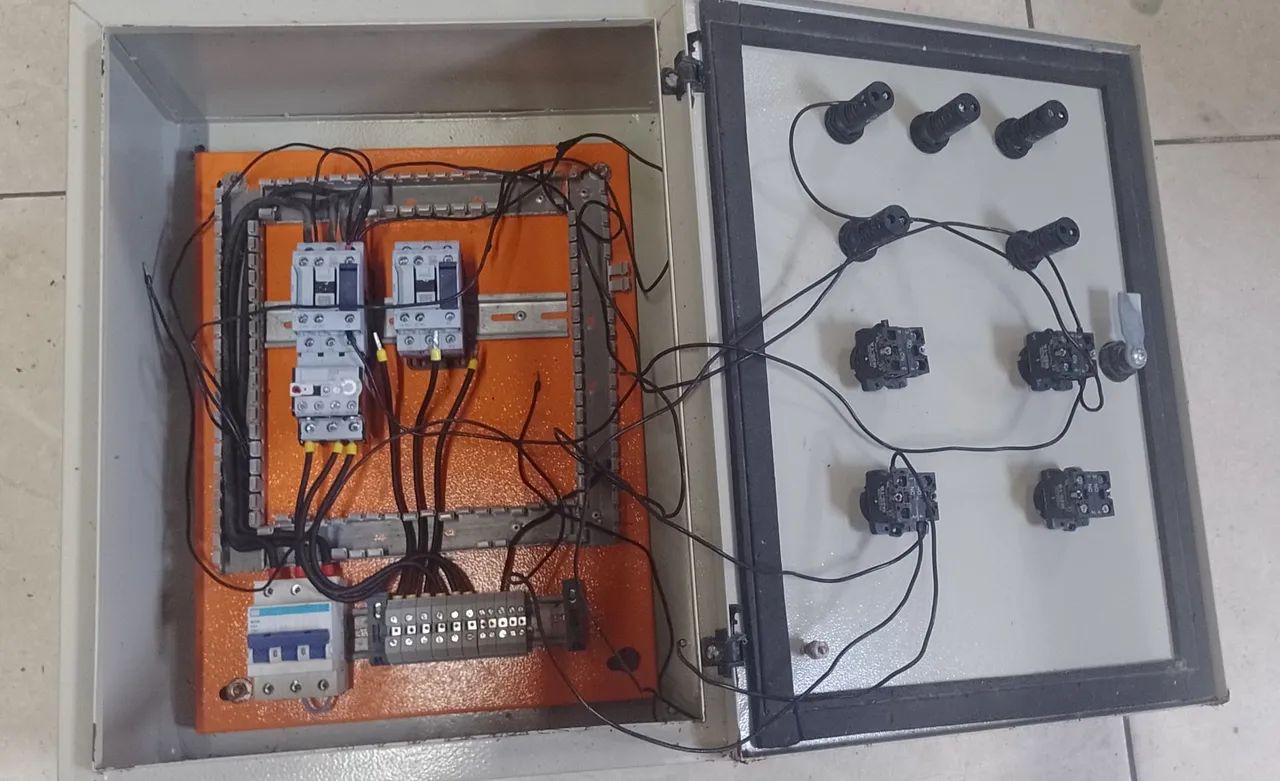 Quadro de comando para bomba